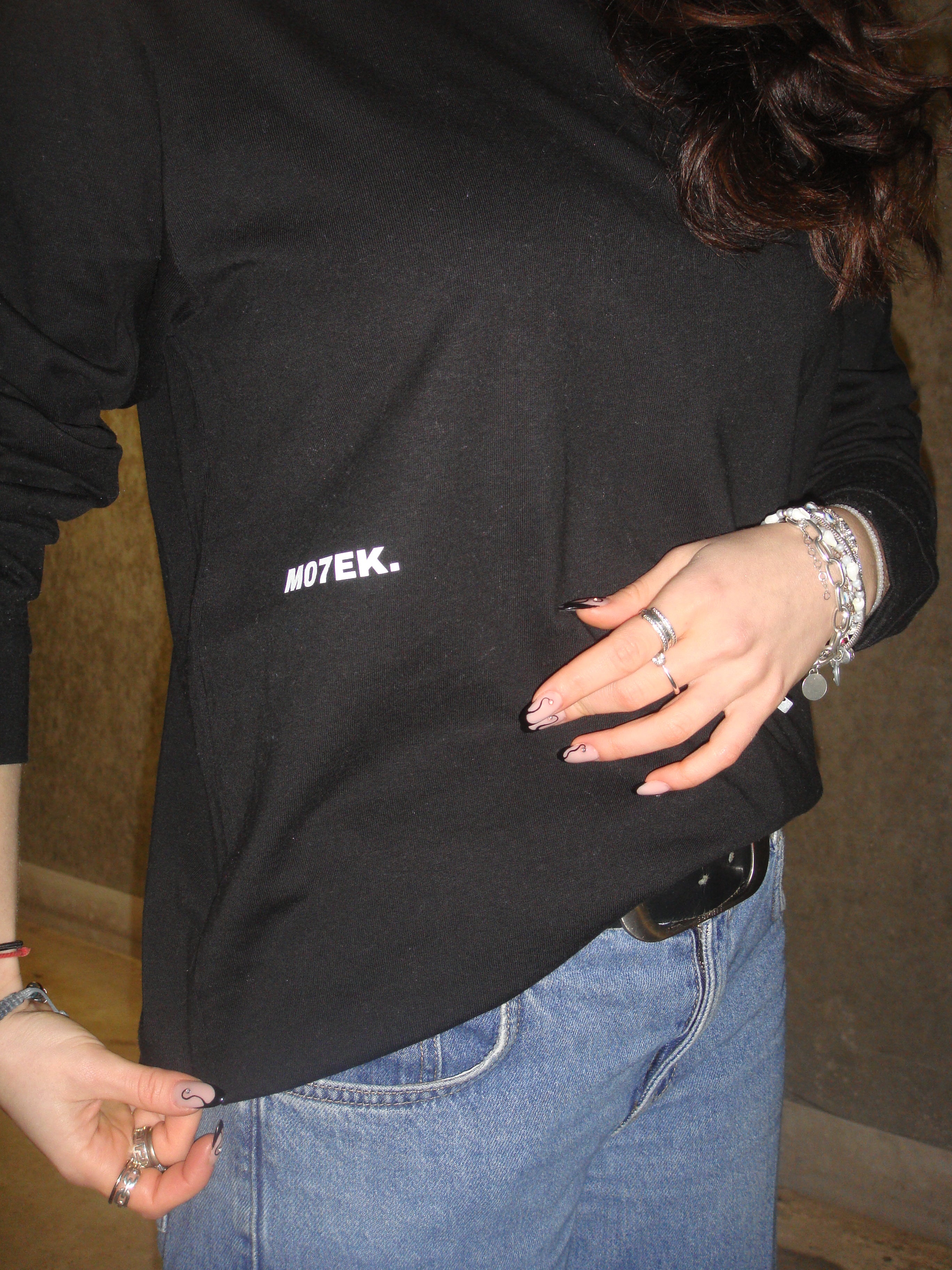 IN BETWEEN LONGSLEEVE